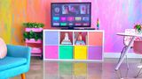 Bunte Wand im Appartement von Amina Mucciolo