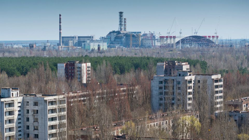 Der Reaktor in Tschernobyl vor der zerstörten Stadt Prypjat.