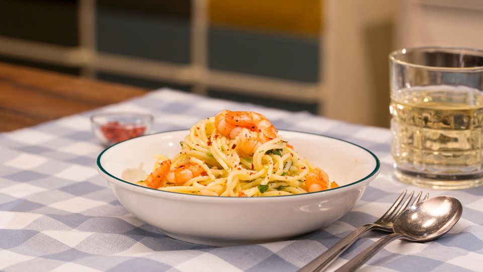 Marinierter Spargel-Erdbeer-Salat