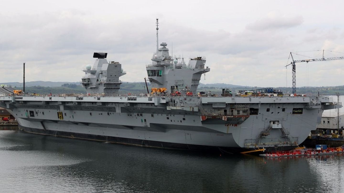 Gut zu erkennen ist der neueste Trend im Schiffbau: Die doppelte Auslegung der Aufbauten. 