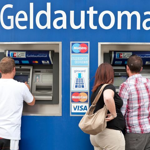 Per Karte mit PIN-Nummer kommt am einfachsten an Bargeld.