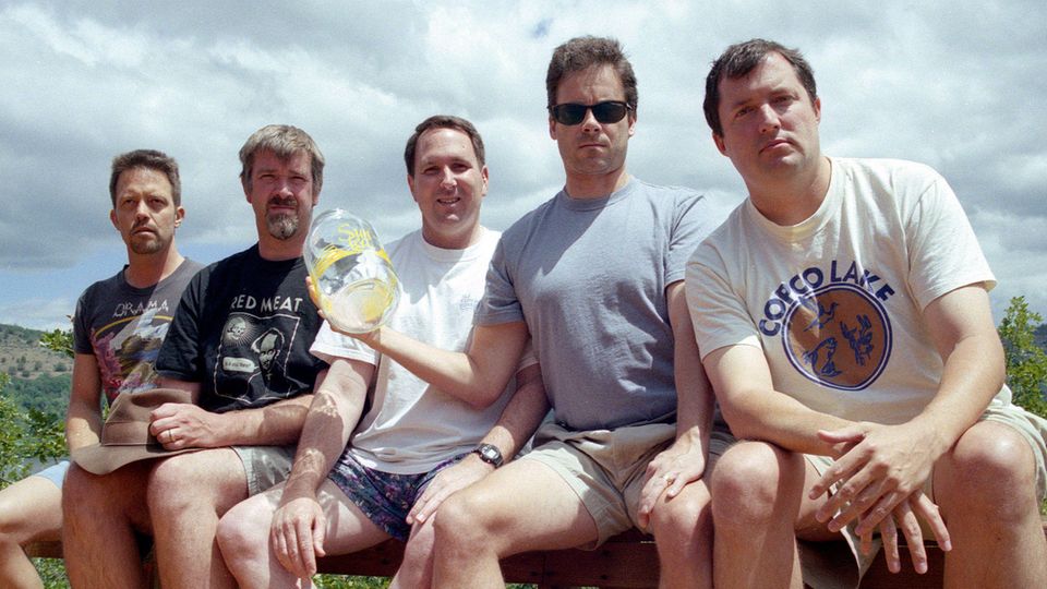 Das fünfte Bild der fünf Freunde gemeinsam auf der Veranda, aufgenommen 2002