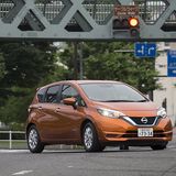 Nissan Note E-Power unterwegs auf den Straßen von Yokohama