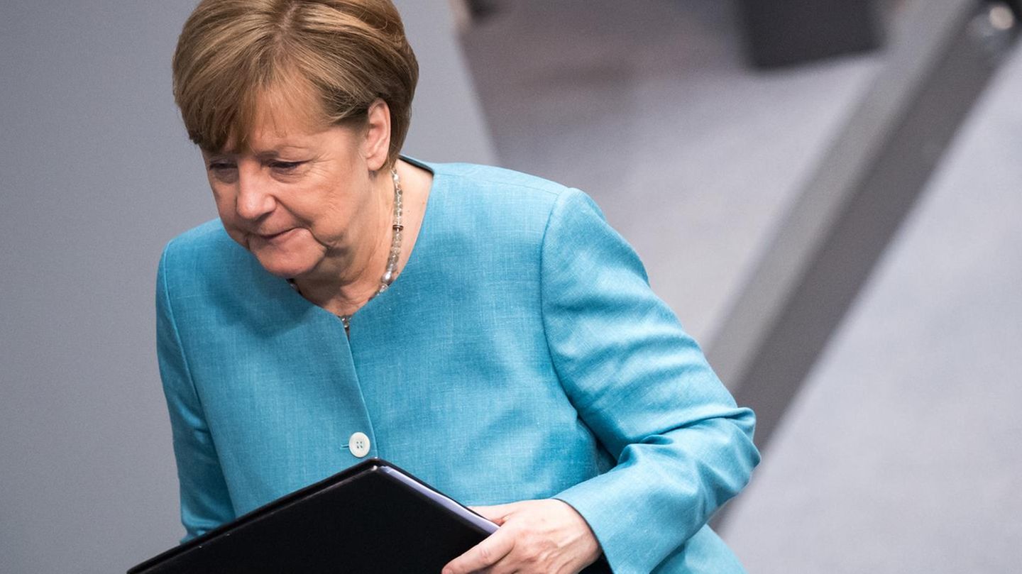 Bundeskanzlerin Angela Merkel im Deutschen Bundestag bei Beratungen zum G20-Gipfel in Hamburg