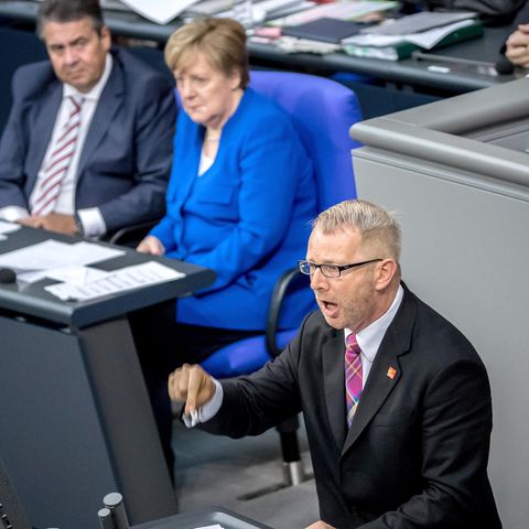 Johannes Kahrs (SPD) griff im Bundestag Kanzlerin Angela Merkel (CDU) wegen ihrer Haltung zur "Ehe für alle" scharf an