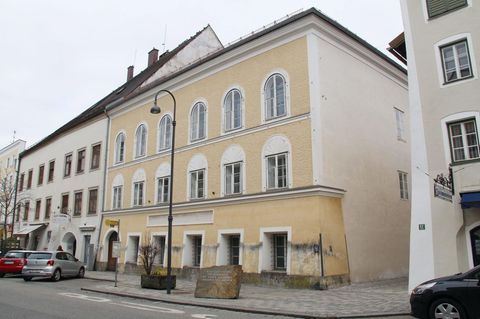 Das Geburtshaus von Adolf Hitler in Braunau am Inn, Österreich.