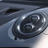 Wer diese Scheinwerfer im Rückspiegel sieht, kann schon mal rechts blinken.