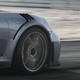 Vorn rollt der neue Zuffenhäuser auf 20 Zöllern.