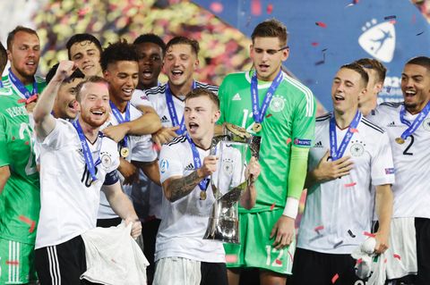 Die deutsche U21-Nationalmannschaft feiert den EM-Titel 2017