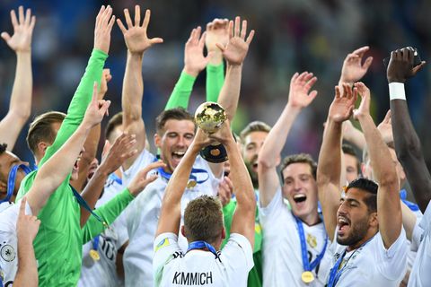Die deutsche Nationalelf feiert ihren Sieg beim Confed-Cup-Finale