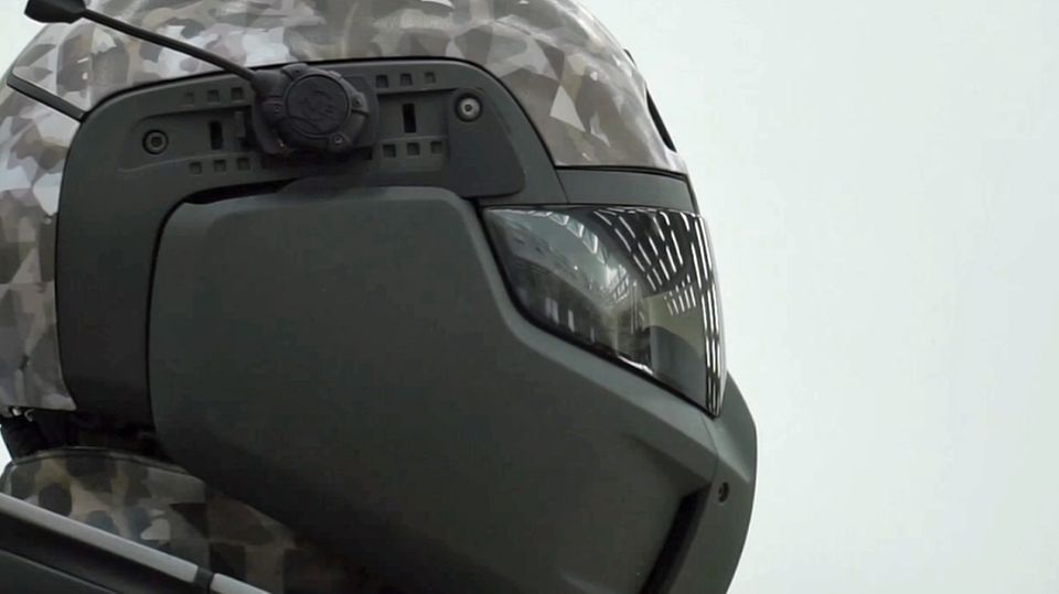 Krieg der Zukunft: Der Helm soll eine permanente Datenverbindung ermöglichen. Der Helm soll eine permanente Datenverbindung ermöglichen.