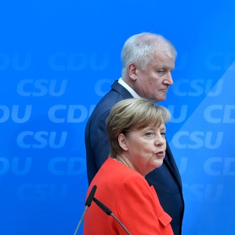 Angela Merkel und Horst Seehofer demonstrieren Einigkeit auf ganzer Linie
