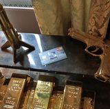 Immer griffbereit: die Kreditkarte der Deutschen Bank, bei der sich Trumps Firmen bevorzugt Geld leihen