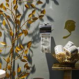 Auch das Toilettenpapier ist standesgemäß