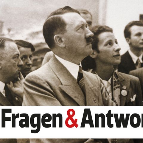 Adolf Hitler auf einer Kunst-Ausstellung