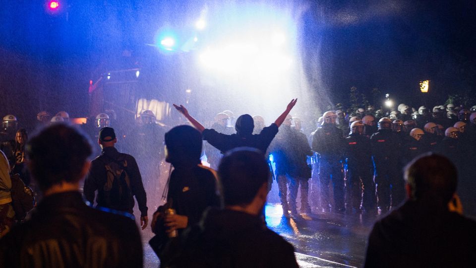 Auch in der Nacht von Dienstag auf Mittwochen gab es in Hamburg Ausschreitungen vor dem G20-Gipfel