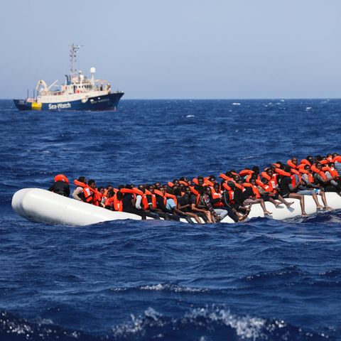Flüchtlinge auf dem Mittelmeer: Retten! Oder nicht?