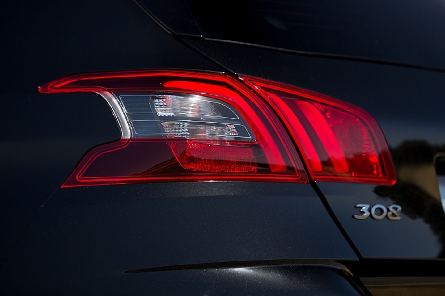 Die Rückleuchten des Peugeot 308 GTi wurden dezent überarbeitet