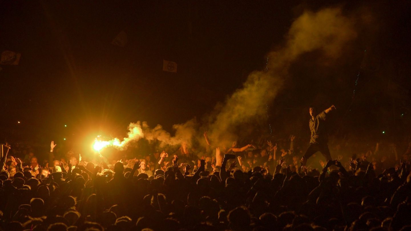 Justice auf der Orange-Bühne des Roskilde-Festivals