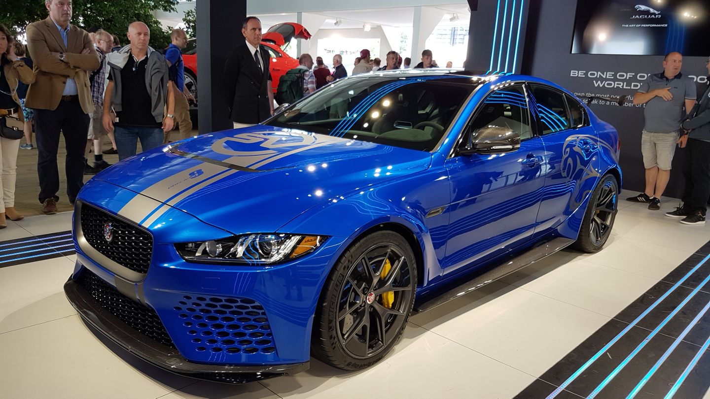  Jaguar hat jedes Jahr einen großen Auftritt in Goodwood.