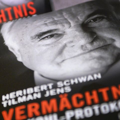 Helmut Kohl erwirkte, dass das Buch "Vermächtnis. Die Kohl-Protokolle" in dieser Form nicht mehr verbreitet werden durfte