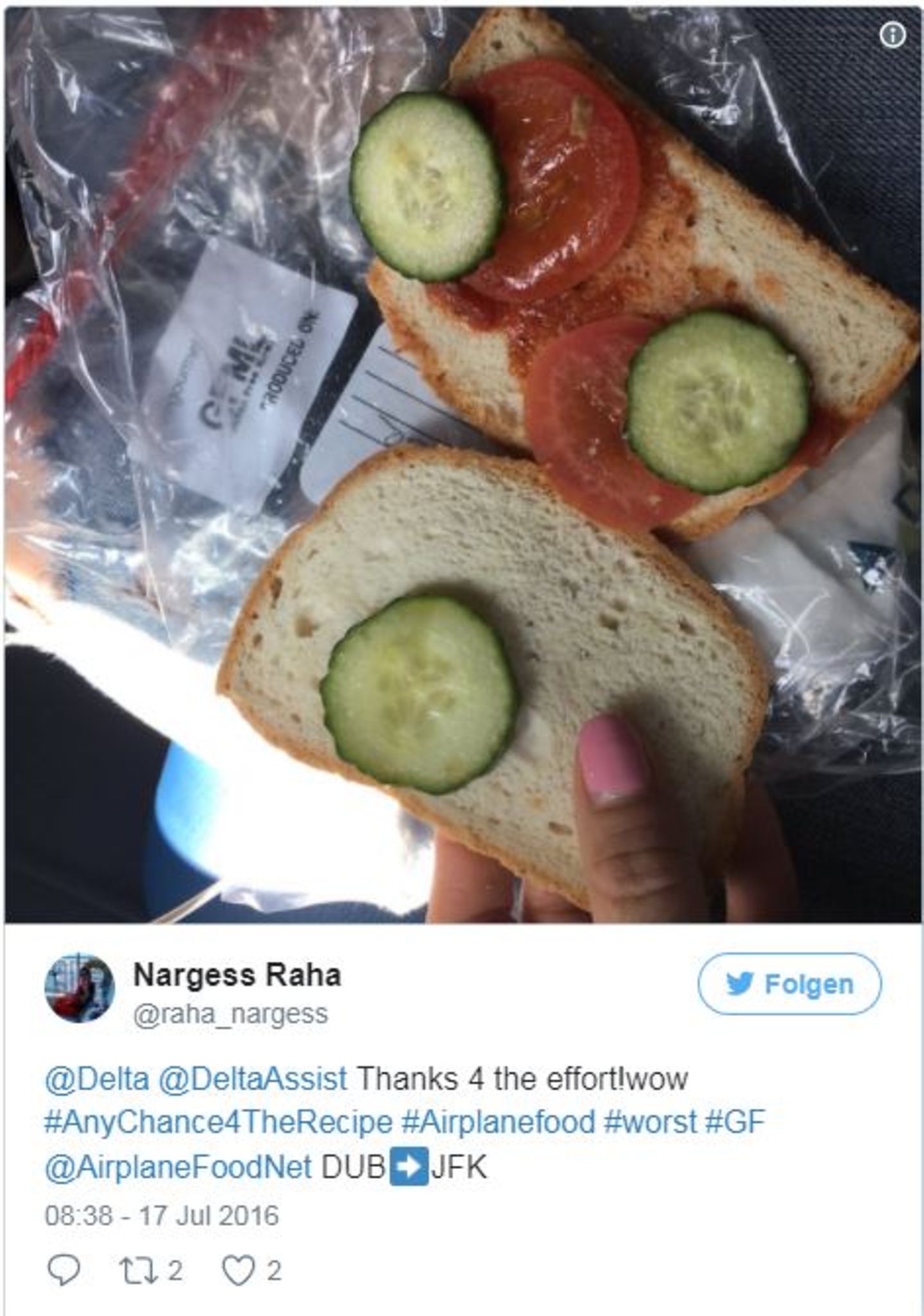 Was für ein Sandwich! Die Twitter-Userin wünscht sich sogar das Rezept von Delta-Airlines. Alles natürlich ironisch gemeint. Das Gurken-Tomaten-Brot, das auf dem Flug von Dubai nach New York serviert wurde, ist einfach nur schlimm.