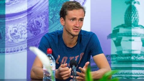 Daniil Medwedew bei einer Pressekonferenz in Wimbledon