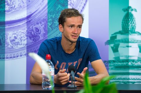 Daniil Medwedew bei einer Pressekonferenz in Wimbledon