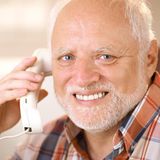 Bekannt aus der Otto-Werbung: Arató András István lächelt in seinen Symbolbildern. Doch die Augen leiden.