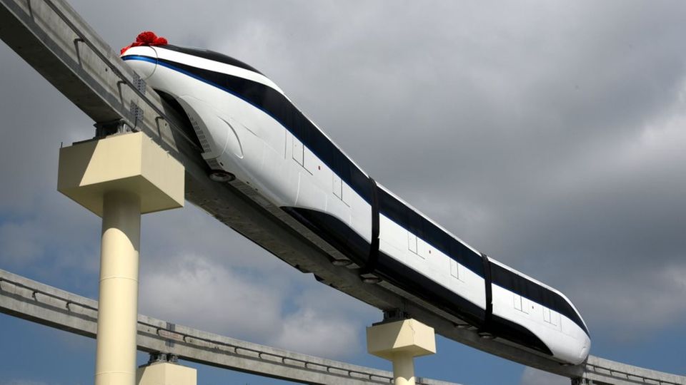 Verkehrsprojekt in China: In China sind Monorails auf Stelzen sehr populär. In China sind Monorails auf Stelzen sehr populär.