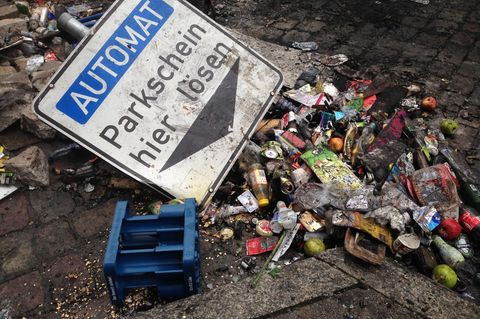 Am Samstagmorgen begannen die Aufräumarbeiten nach der Chaosnacht in der Schanze im Rahmen des G20-Gipfels