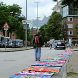 "Hamburg zeigt Haltung" G20 Flaggen auf der Straße