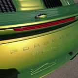 Dass die Schlüsselwangen des Zündschlüssels in genau derselben Farbe ausgeführt sind, ist selbstredend.