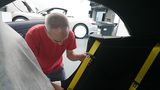 Von der Abdeckung der Scheibenreinigungsanlage bis hin zur ganzen Schalttafel samt Cockpit kann hier alles individualisiert werd