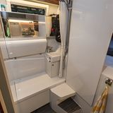 VW Amarok 3.0 TDI Geho Cab Kora - das kleine Bad lässt sich ausklappen