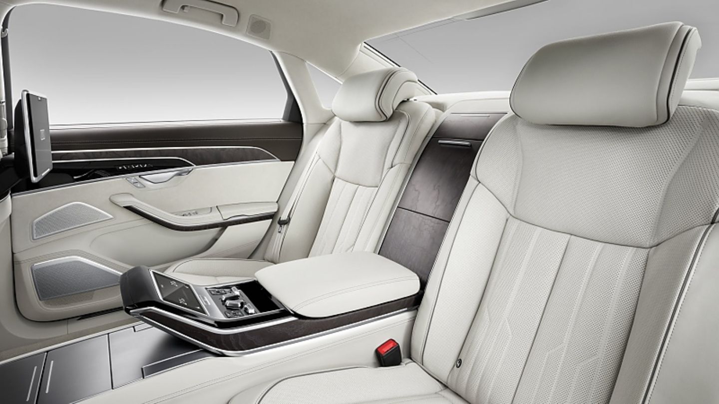 Audi A8 - hinten gibt es mehr Kopffreiheit