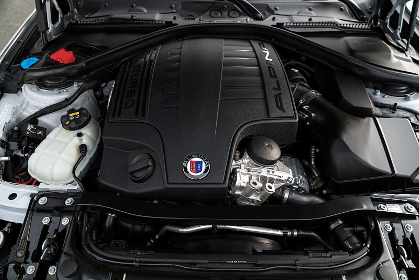 BMW Alpina B4 S Coupé - das Kraftpaket mit 324 kW / 440 PS und 660 Nm