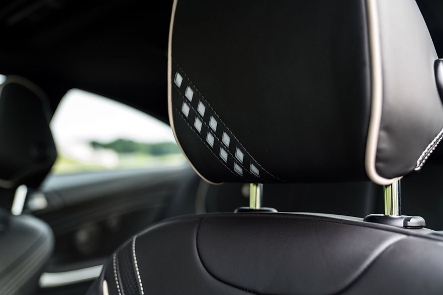 BMW Alpina B4 S Coupé - überall finden sich bekannte Alpina-Applikationen