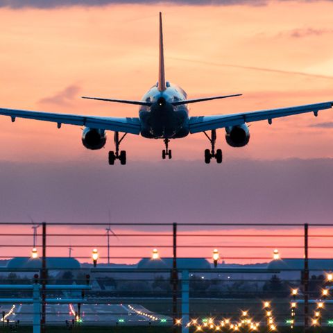Flug endet beinahe als Katastrophe: Flieger entgeht knapp einem Crash