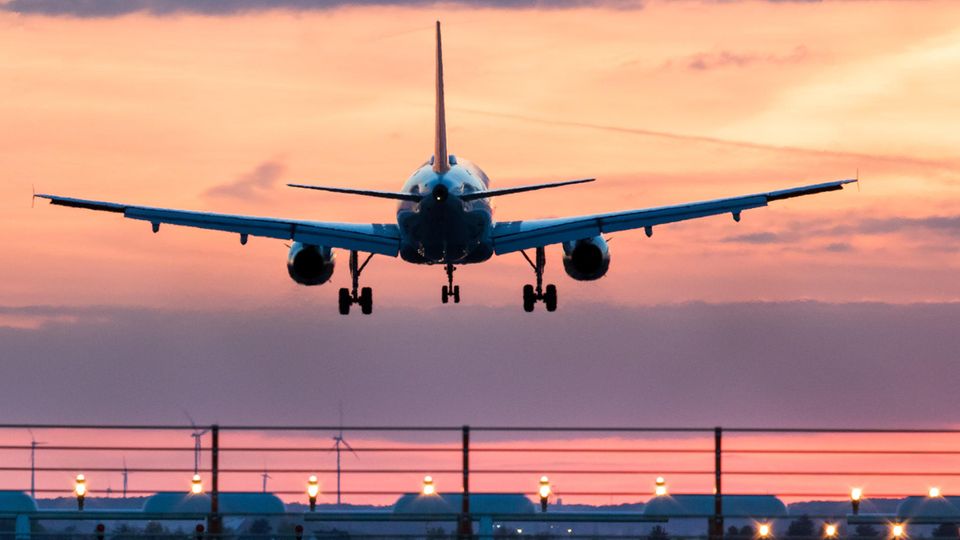 Flug endet beinahe als Katastrophe: Flieger entgeht knapp einem Crash Flug endet beinahe als Katastrophe: Flieger entgeht knapp einem Crash