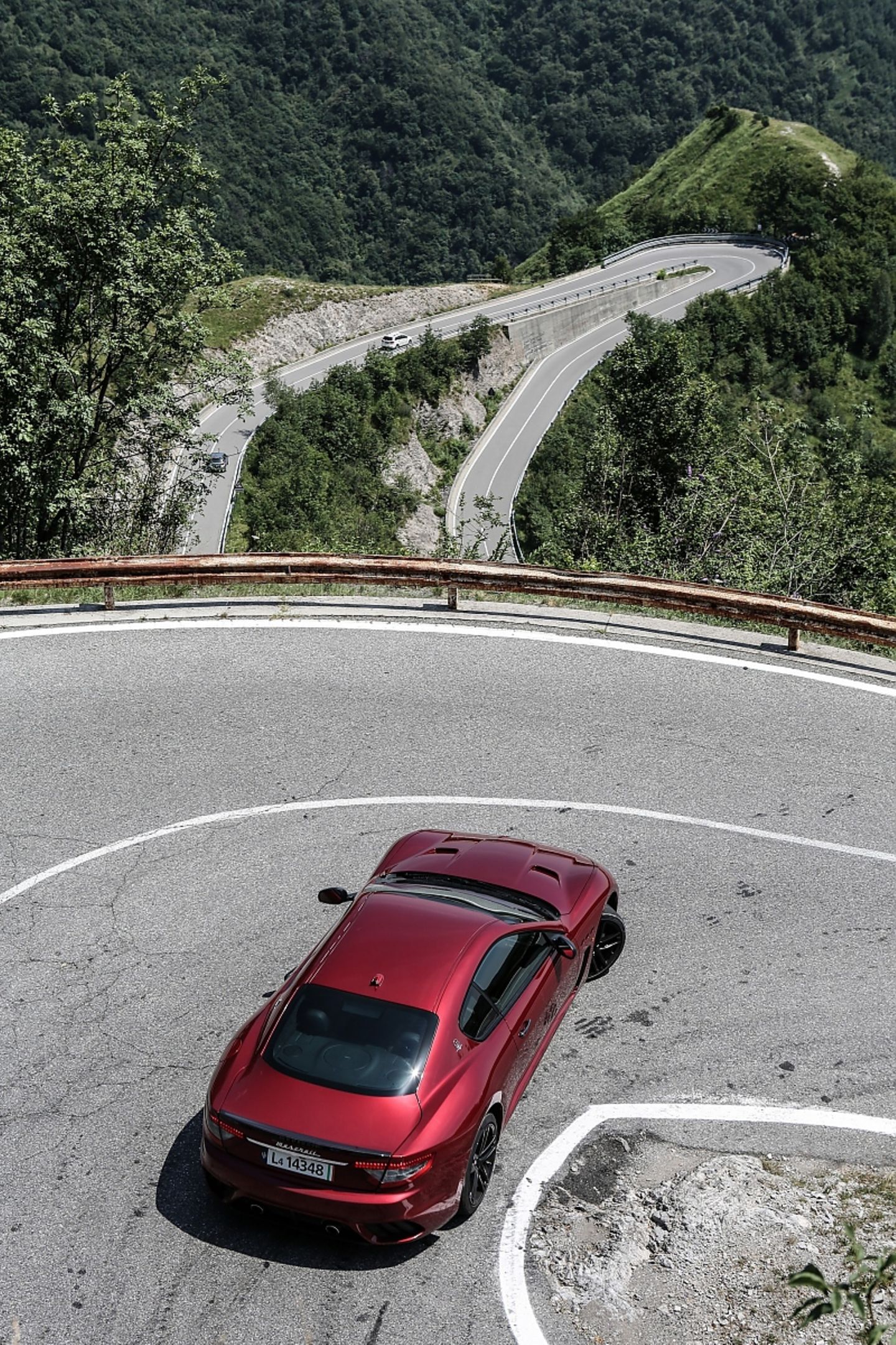 In engen Kurven tut sich der Maserati GT schwerer