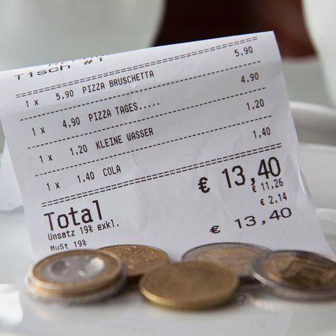 Rechnung im Restaurant: Wer für andere mitzahlt, empfindet oft ein Glücksgefühl