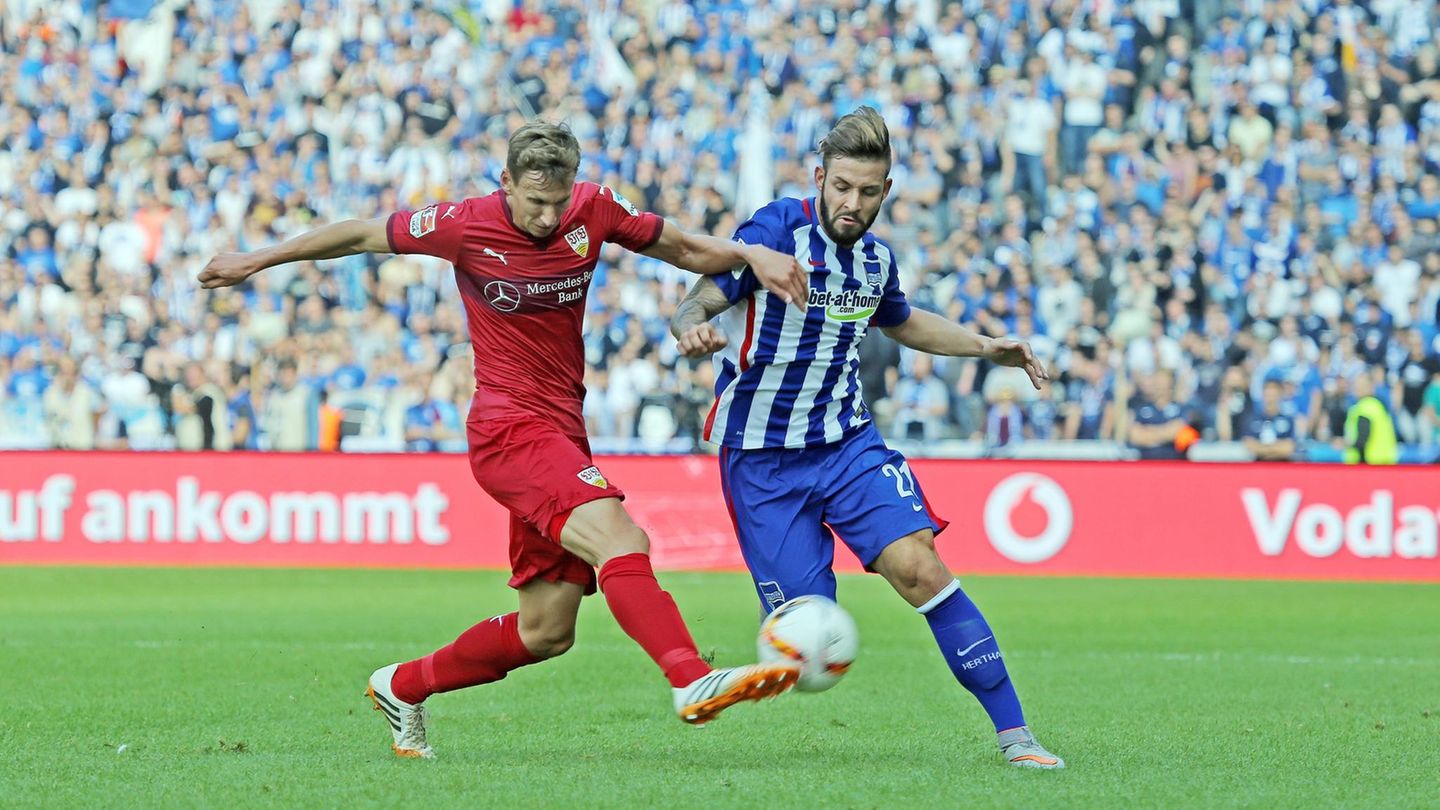 Bundesliga-Spiel vor gefüllten Rängen