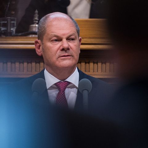 Olaf Scholz im Blickpunkt: Bei seiner Regierungserklärung vor der Hamburger Bürgerschaft entschuldigte er sich