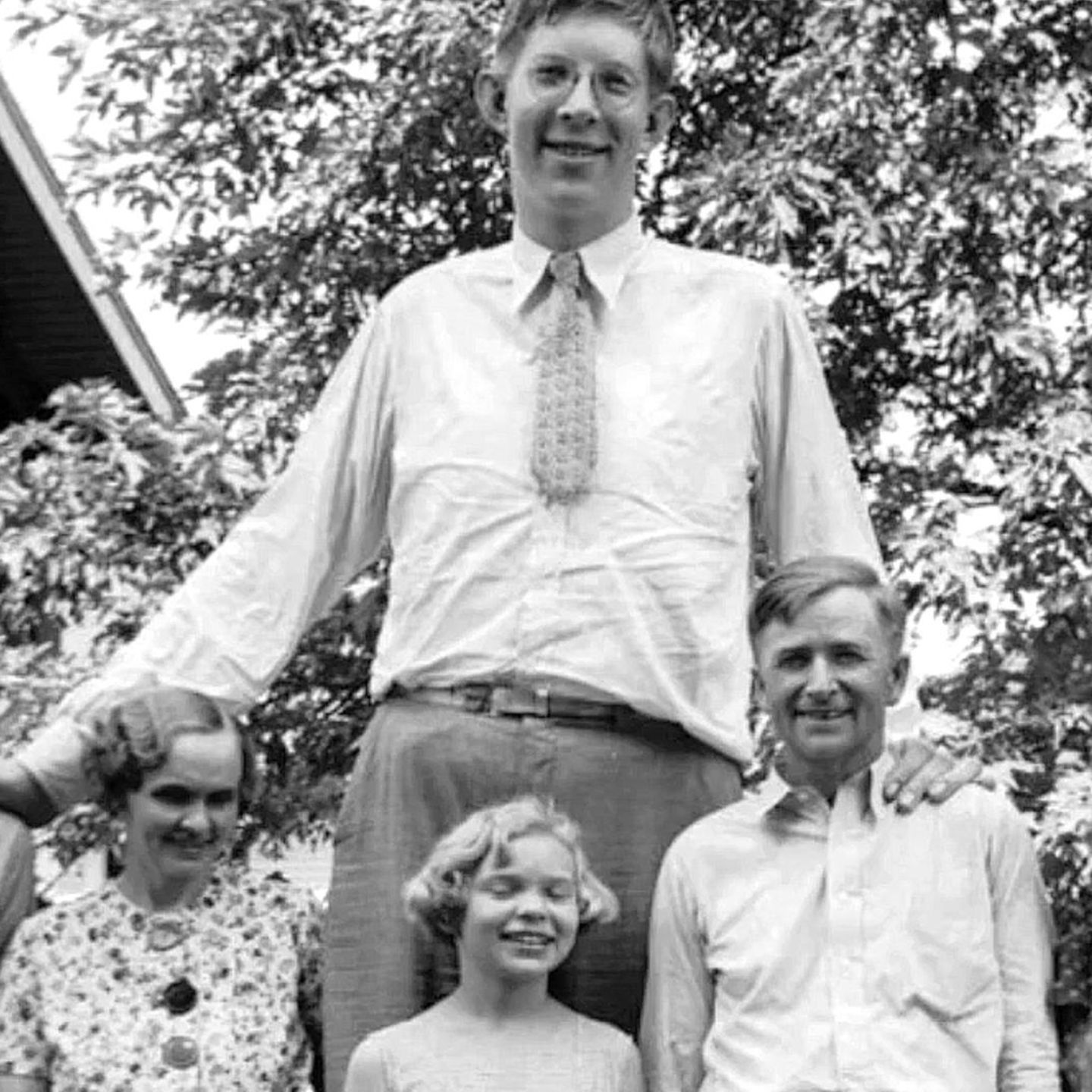 Welche Schuhgrösse hatte Robert Wadlow? Welche Schuhgrösse hatte Robert Wadlow?