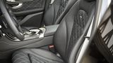 Die Lederstühle im Mercedes GLC 250d 4matic sind nicht weniger langstreckentauglich