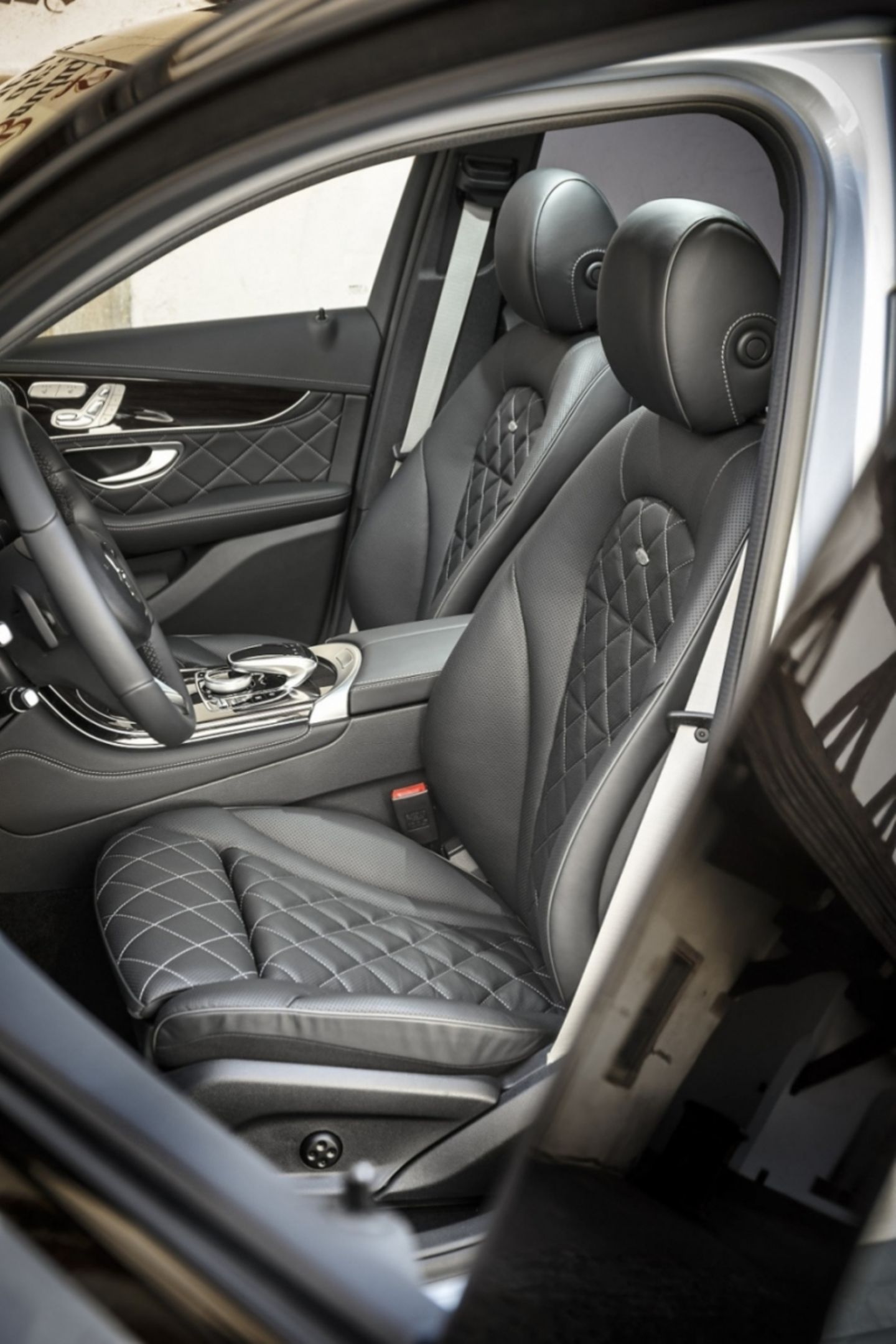 Die Lederstühle im Mercedes GLC 250d 4matic sind nicht weniger langstreckentauglich