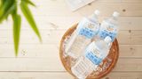 Auch mit Wasserflaschen von Belly Water deckten sich die Japaner großzügig ein.