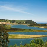 Blick über den Río Nalón auf San Esteban de Pravia