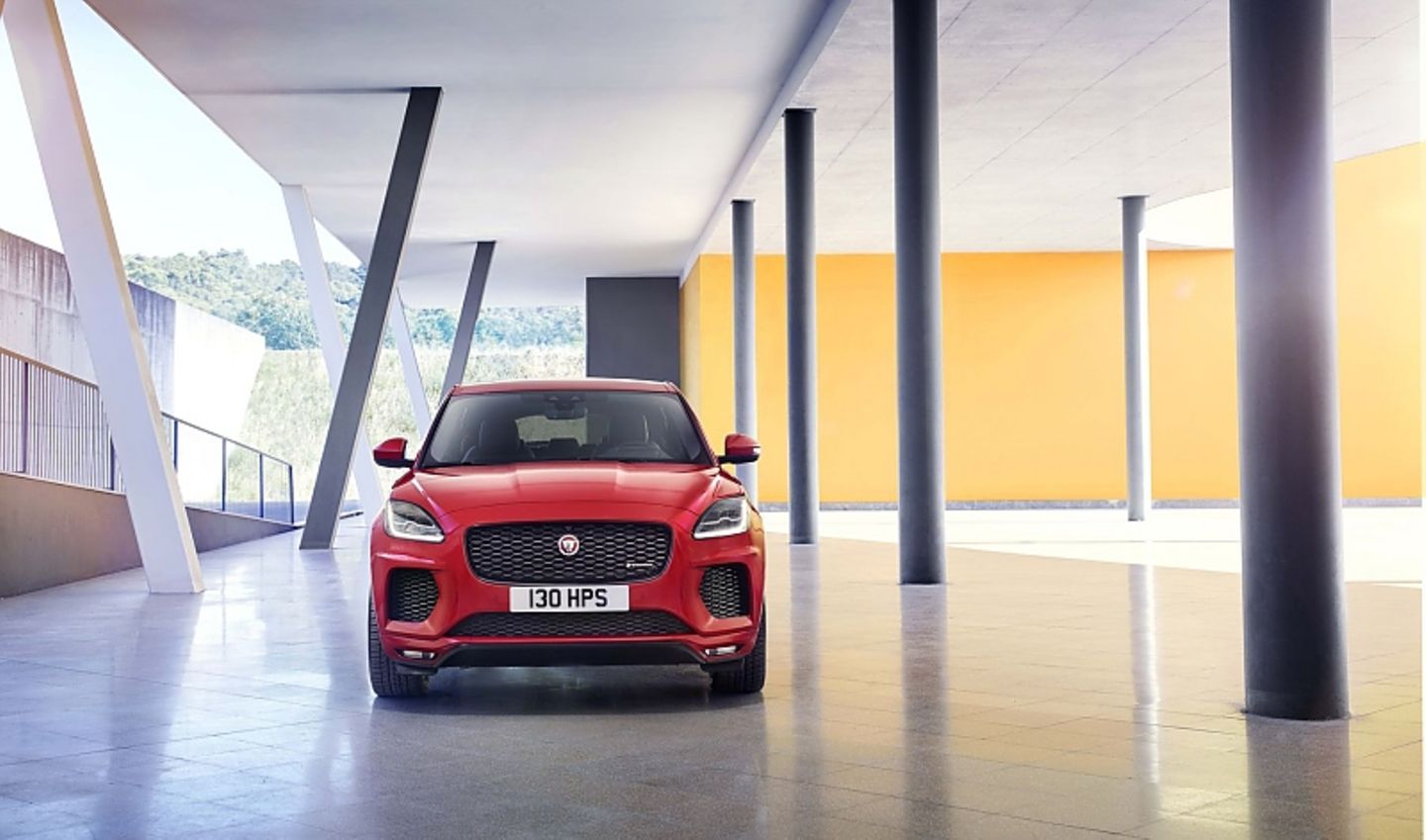 Der Jaguar E-Pace hat das typische Gesicht des englischen Autobauers